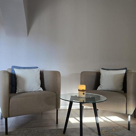 Romana Lahovary Studio Bukares Bagian luar foto