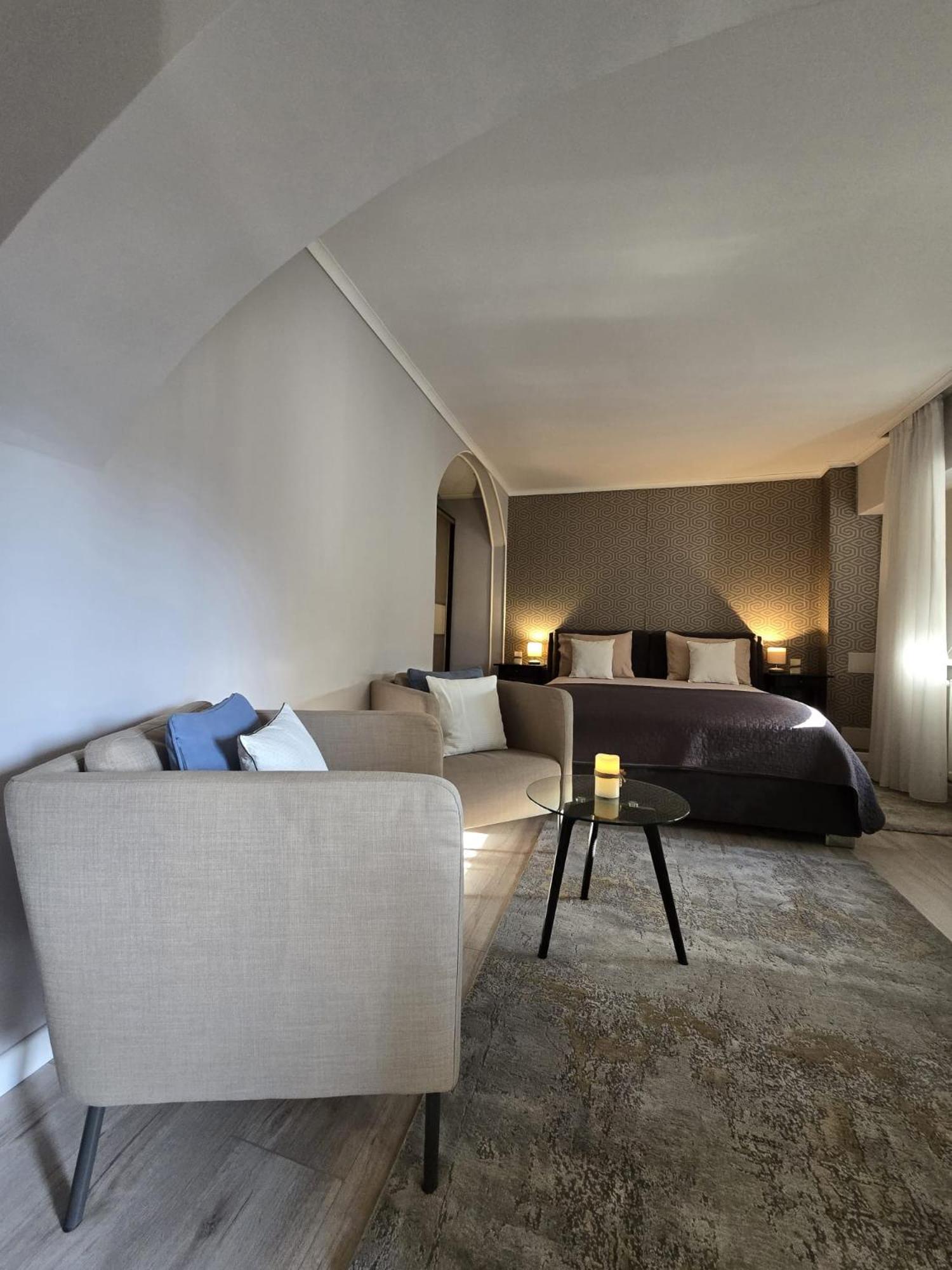 Romana Lahovary Studio Bukares Bagian luar foto