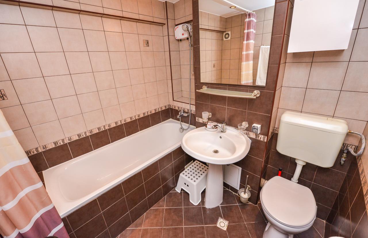 Romana Lahovary Studio Bukares Bagian luar foto