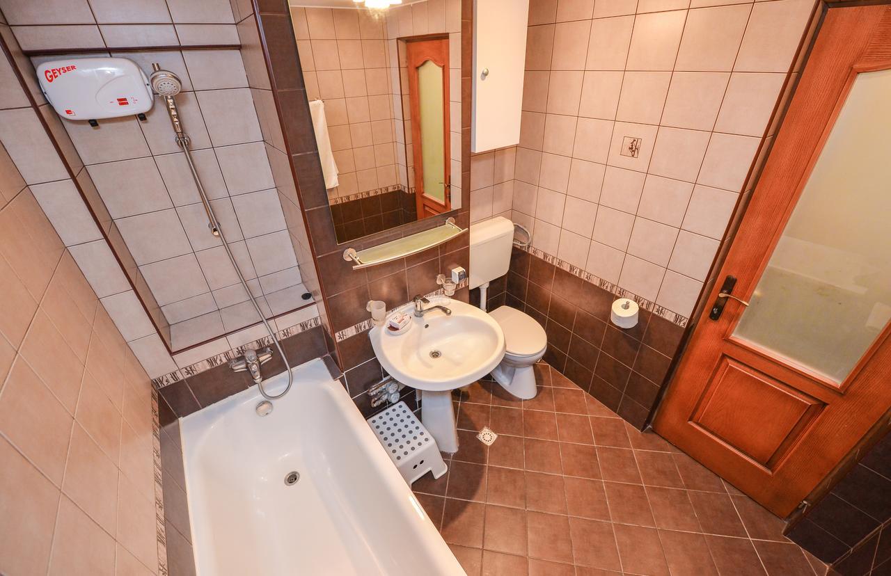 Romana Lahovary Studio Bukares Bagian luar foto